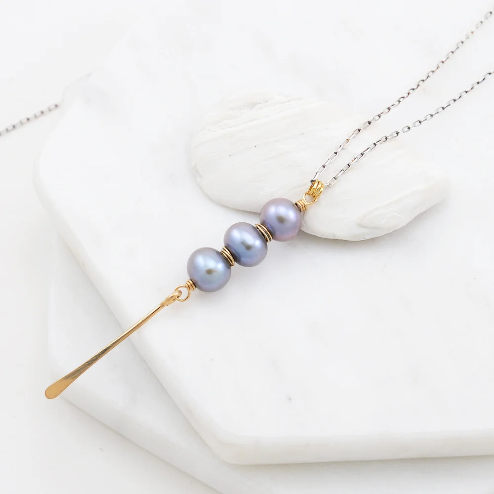 minimalpearlfringenecklace5.jpg
