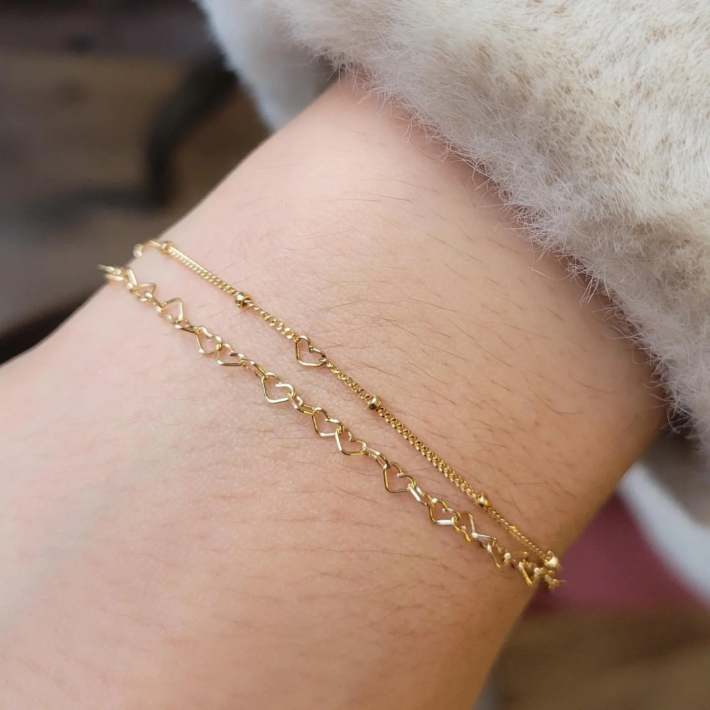 Doing permanent bracelets is ✨SO FUN✨ so I just wanted to remind you that you can also come in and get a lil fancy gold chain from me at the studio!
This post is highlighting my personal fave and apparently everyone's fave chain we have, which is a 1