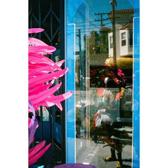 San Francisco, CA - 2014
#filmisnotdead #35mm #colorstudy