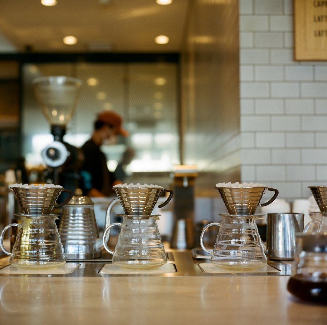 Verve Coffee, Kamakura.
⠀⠀⠀⠀⠀⠀⠀⠀⠀
⠀⠀⠀⠀⠀⠀⠀⠀⠀
⠀⠀⠀⠀⠀⠀⠀⠀⠀
⠀⠀⠀⠀⠀⠀⠀⠀⠀
⠀⠀⠀⠀⠀⠀⠀⠀⠀
#filmisnotdead​​​​​​​​ #shootitwithfilm​​​​​​​​​​​​​​​​
#120​​​​​​​​ #documentyourdays​​​​​​​​
#フォートウエノ​​​​​​​​ #fotoueno​​​​​​​​ #venturaphotographer​​​​​​​​​​​​​​​​
#tokyopho