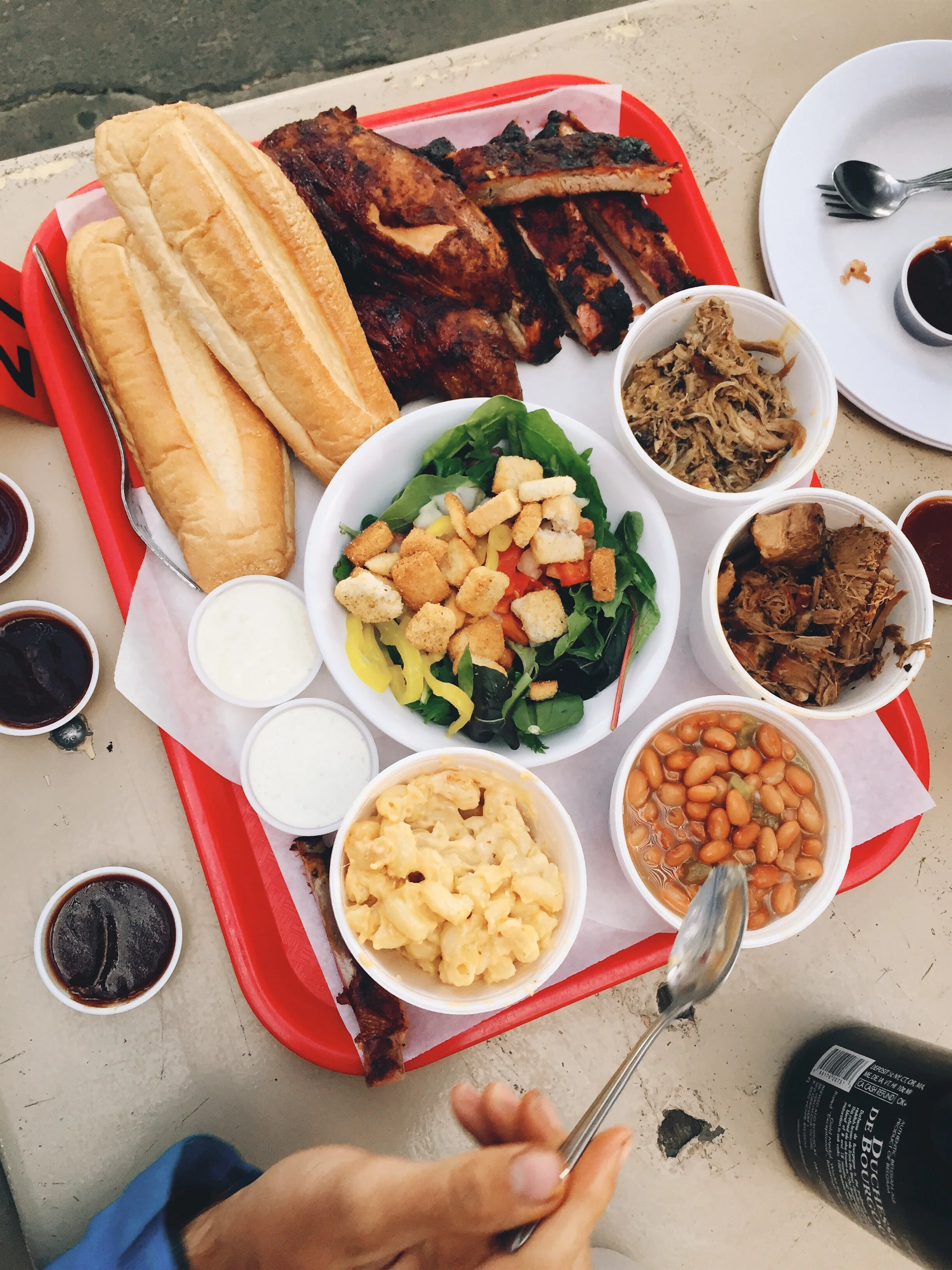 L&R's bbq half feast.