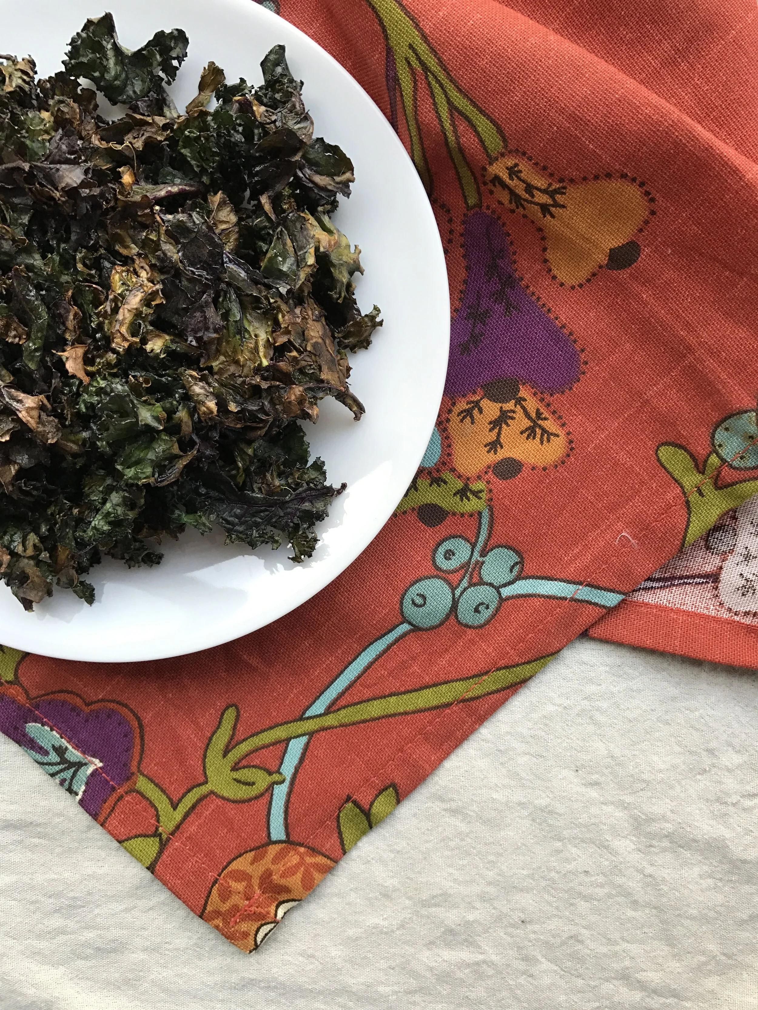 Crispy Kale (paleo/ low-FODMAP/ low-carb)