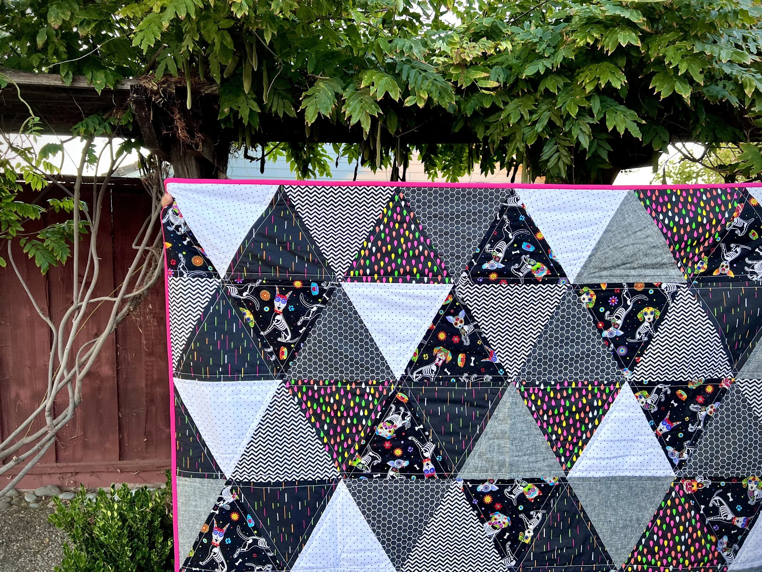 TRIANGLE HALLOWEEN QUILT 