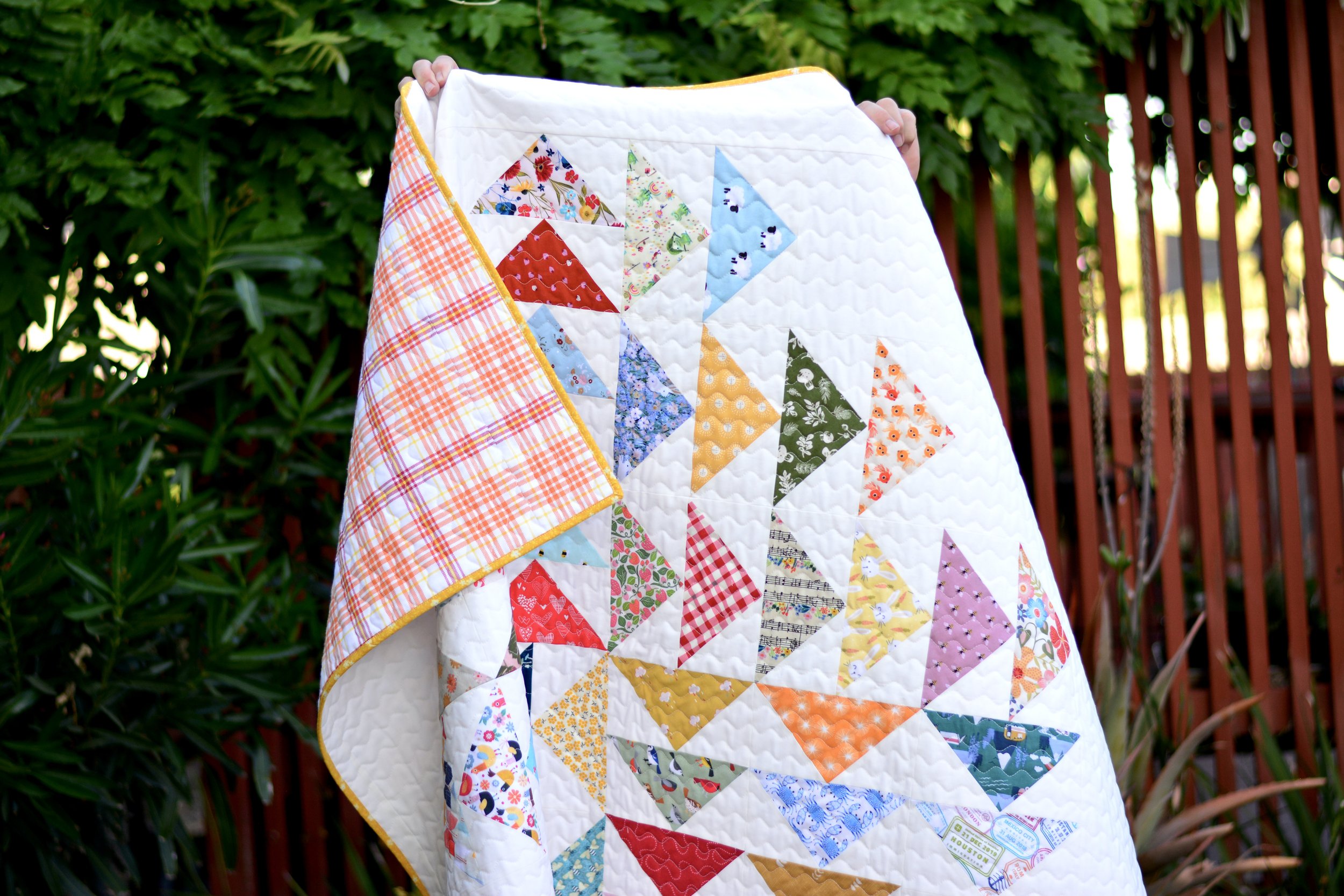 SCRAPPY FLYING GEESE QUILT 