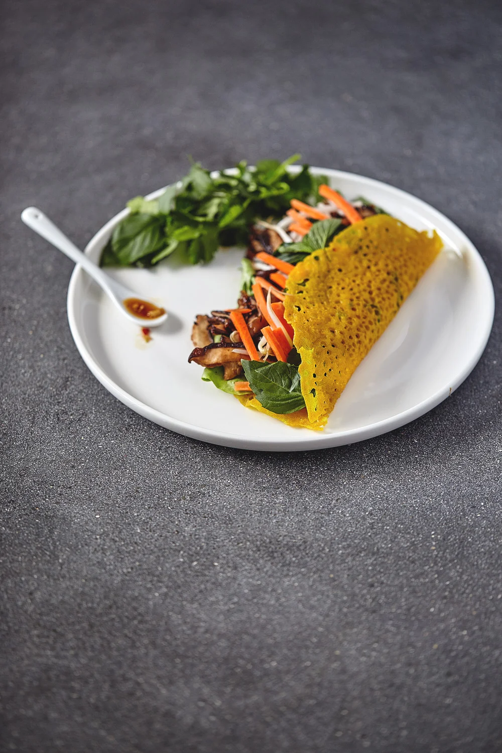 Crispy Vietnamese Crepes (Bahn Xeo) // Natural Girl Modern World // Vegan & Gluten Free