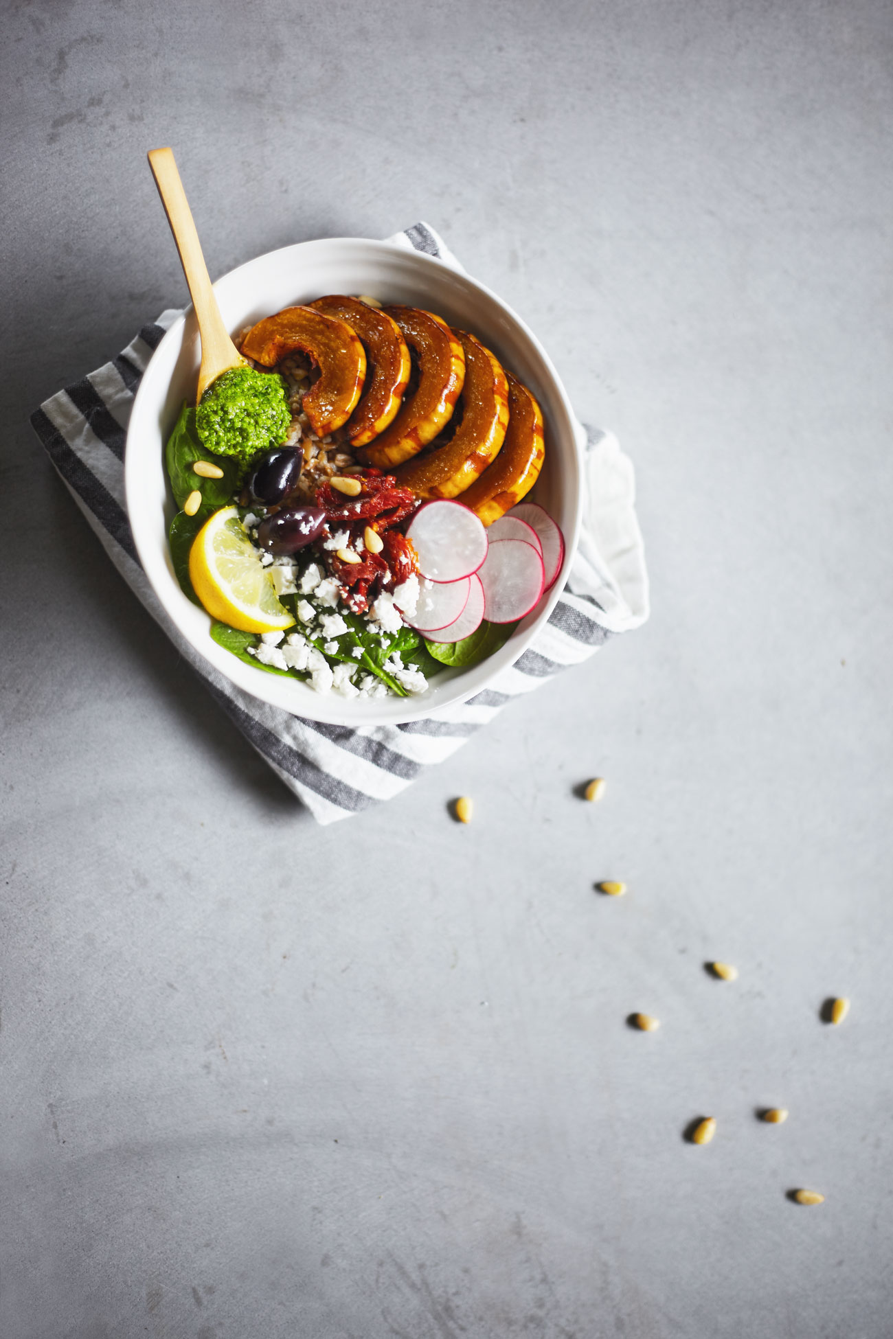 Grain Bowl with Spinach and Feta Pesto // Natural Girl Modern World