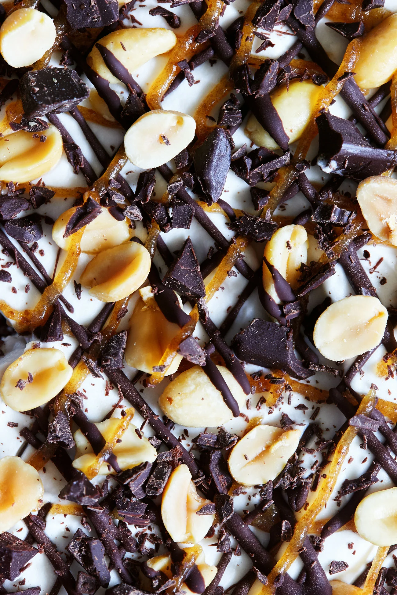 Chocolate Caramel Ice Cream Pizza // Natural Girl Modern World // Vegan & Gluten Free