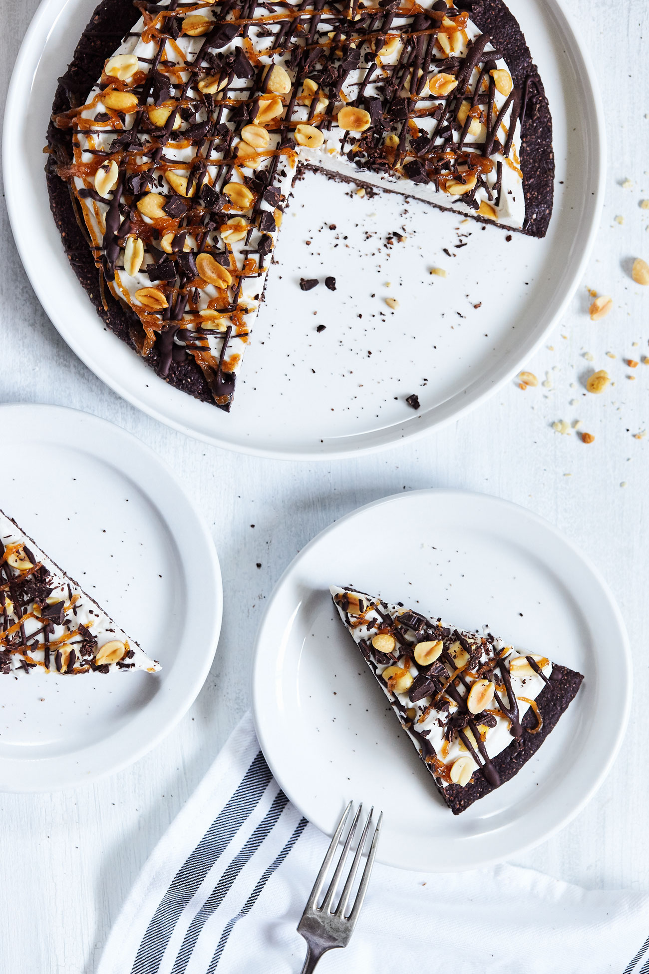 Chocolate Caramel Ice Cream Pizza // Natural Girl Modern World // Vegan & Gluten Free