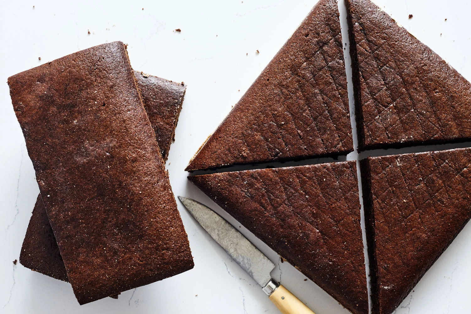 Gingerbread Cake House // Natural Girl Modern World // Vegan