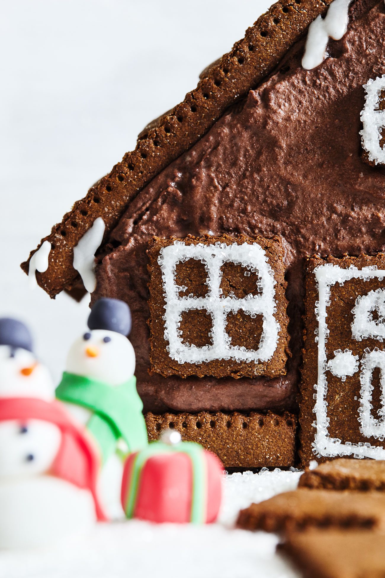 Gingerbread Cake House // Natural Girl Modern World // Vegan