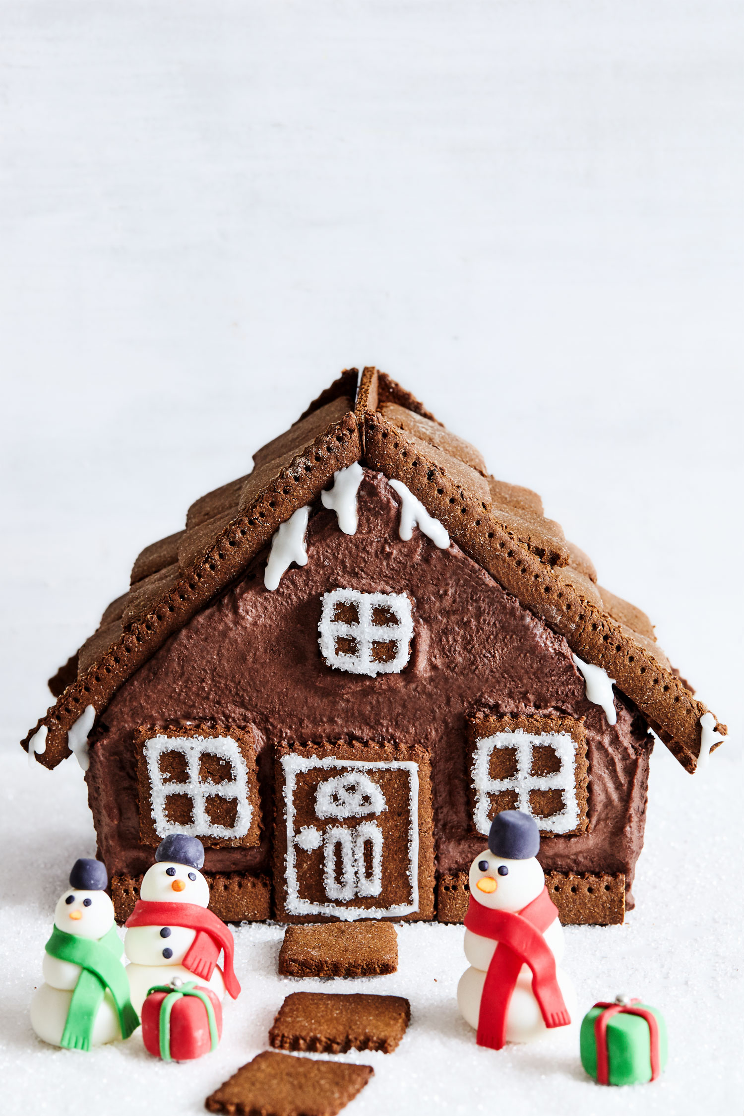 Gingerbread Cake House // Natural Girl Modern World // Vegan