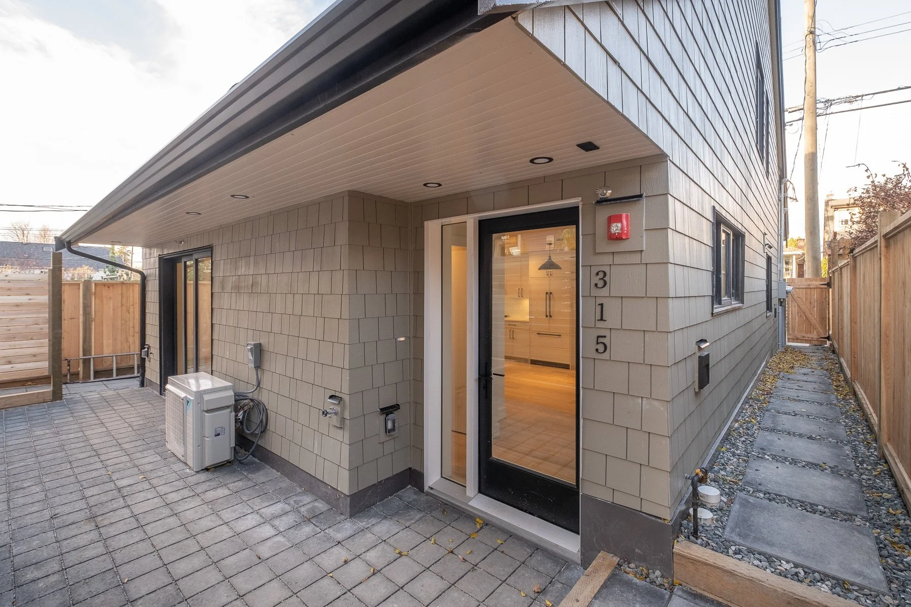 315-W-18th-Ave-360hometours-01s.jpg
