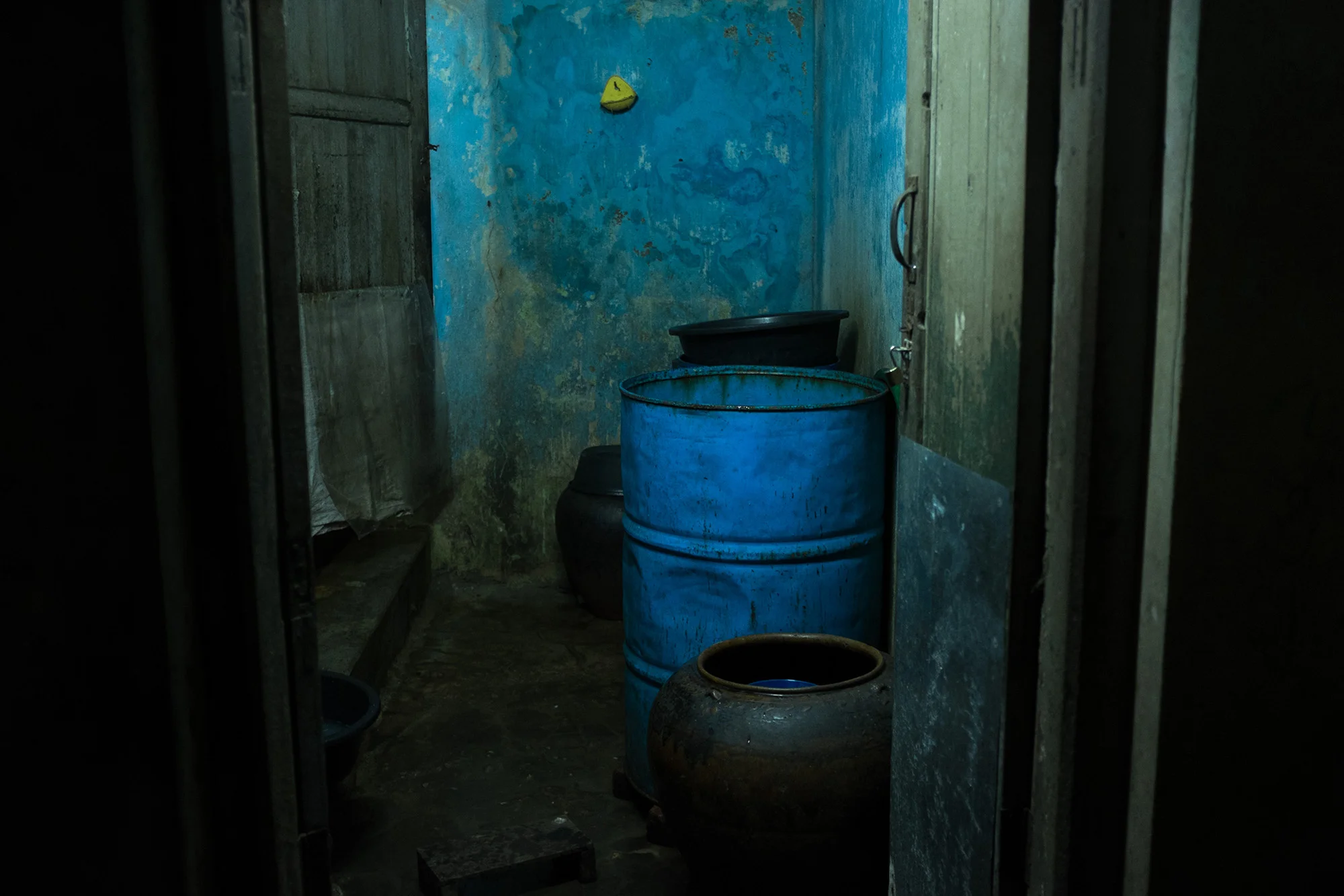 Wash room.