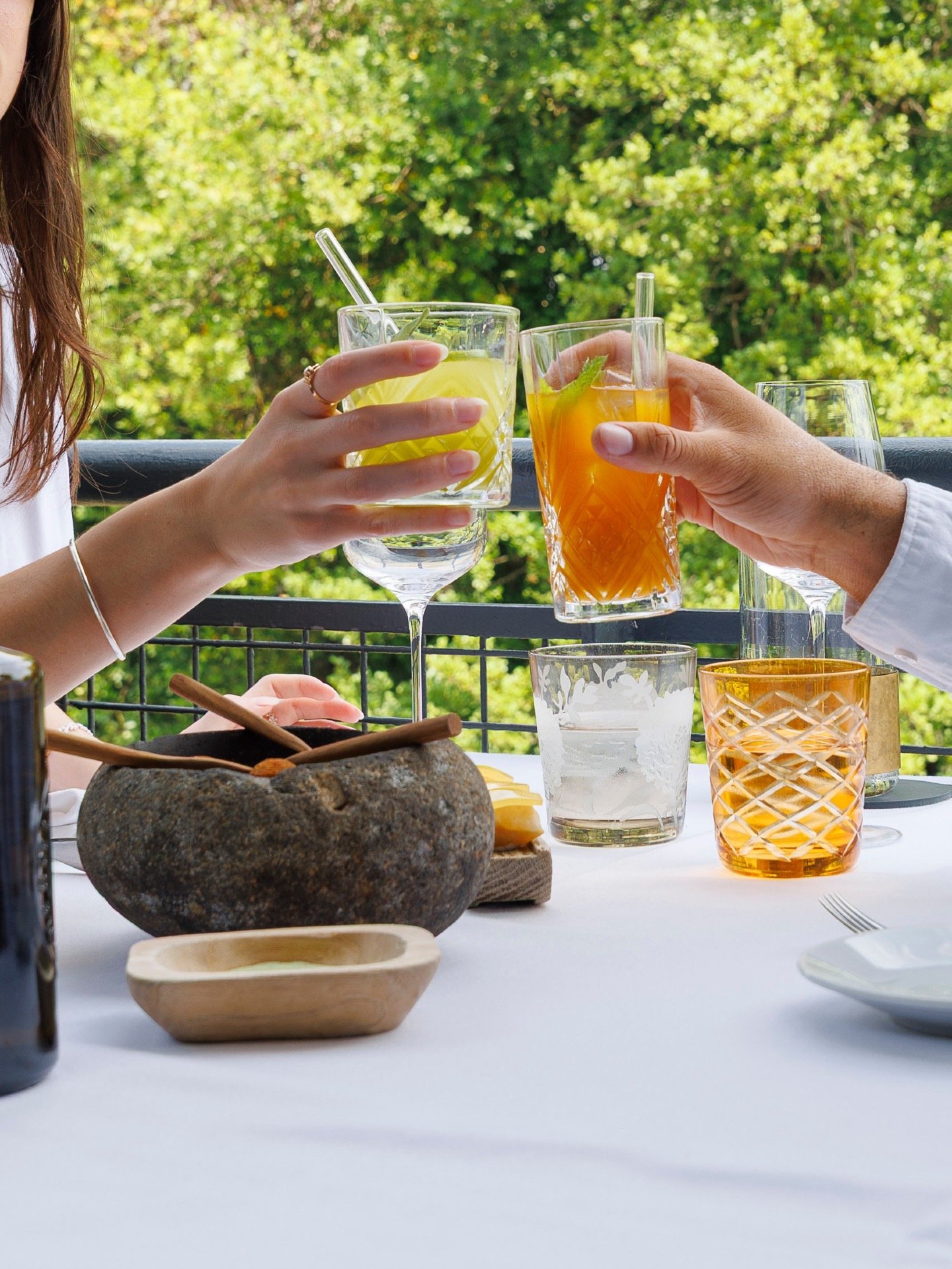 &Agrave; savourer sur la terrasse du Vivier : les canap&eacute;s. ✨
Autour d'un cocktail en bord de Sorgue, ils sauront stimuler d&eacute;licatement votre app&eacute;tit avant votre balade &eacute;toil&eacute;e. 🍽️

Lequel de nos canap&eacute;s vous
