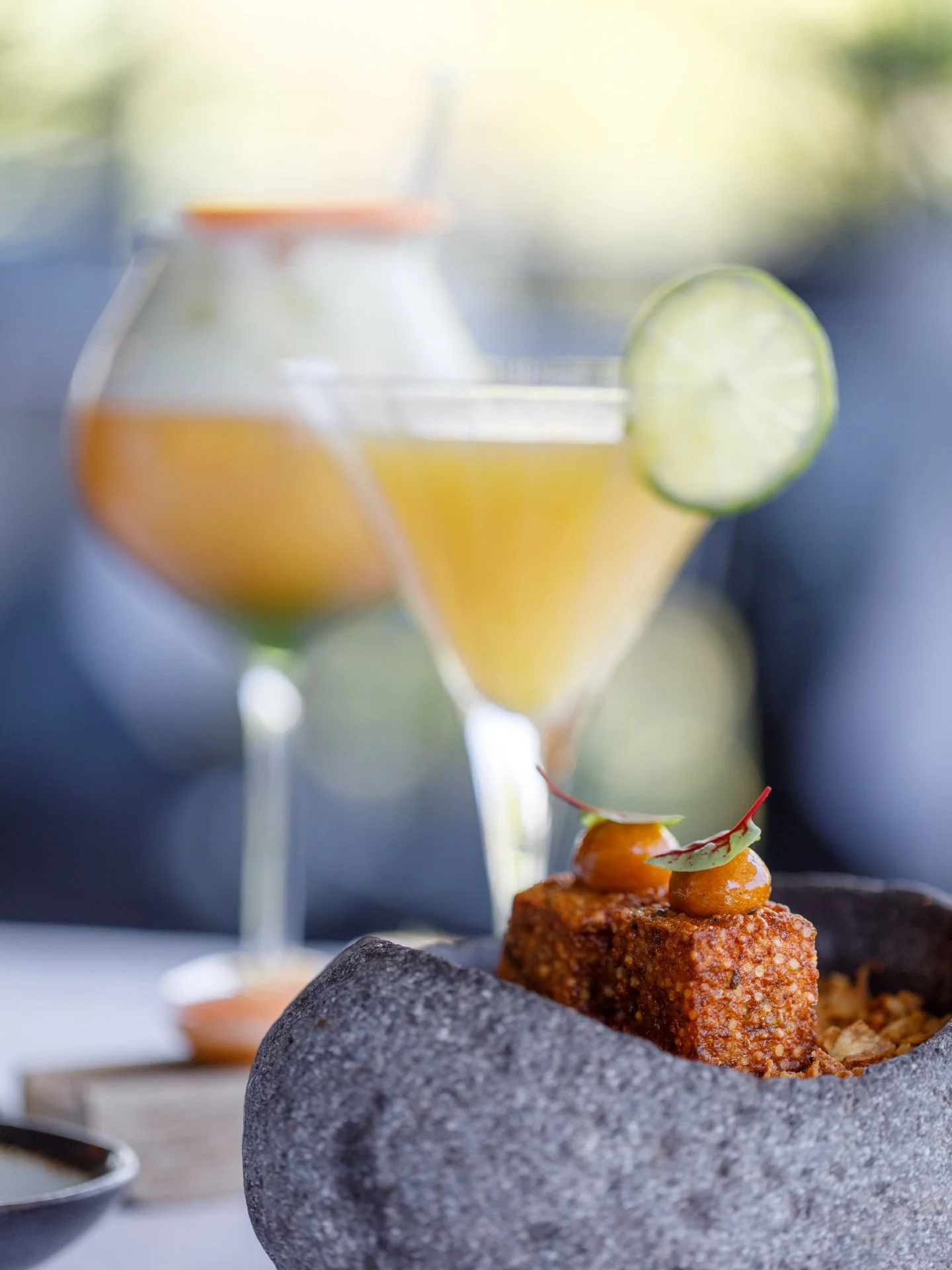 ✨ Les Premiers Instants au Vivier ✨
Quelques canap&eacute;s savamment pr&eacute;par&eacute;s, un cocktail maison (avec ou sans alcool 🍸). Une mise en bouche pens&eacute;e tout en finesse, &agrave; savourer au rythme de la Sorgue...

Dadinho x Ail de