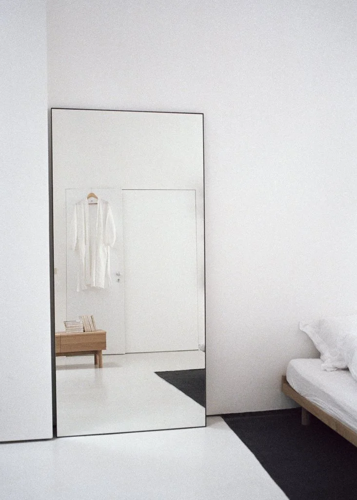 SteelFrameMirror_03_1024x1024.jpg