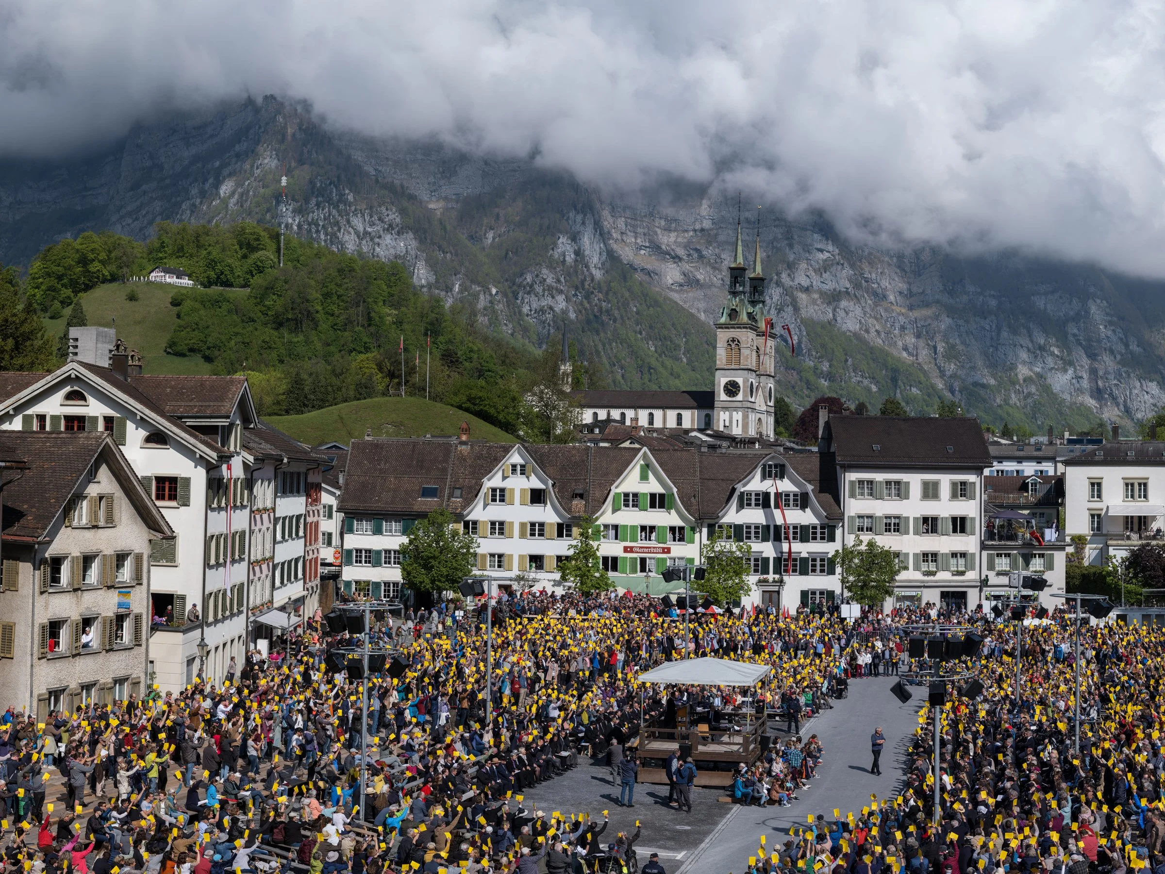 04_Landsgemeinde_Glarus_DSCF0301-Panorama Kopie.jpg