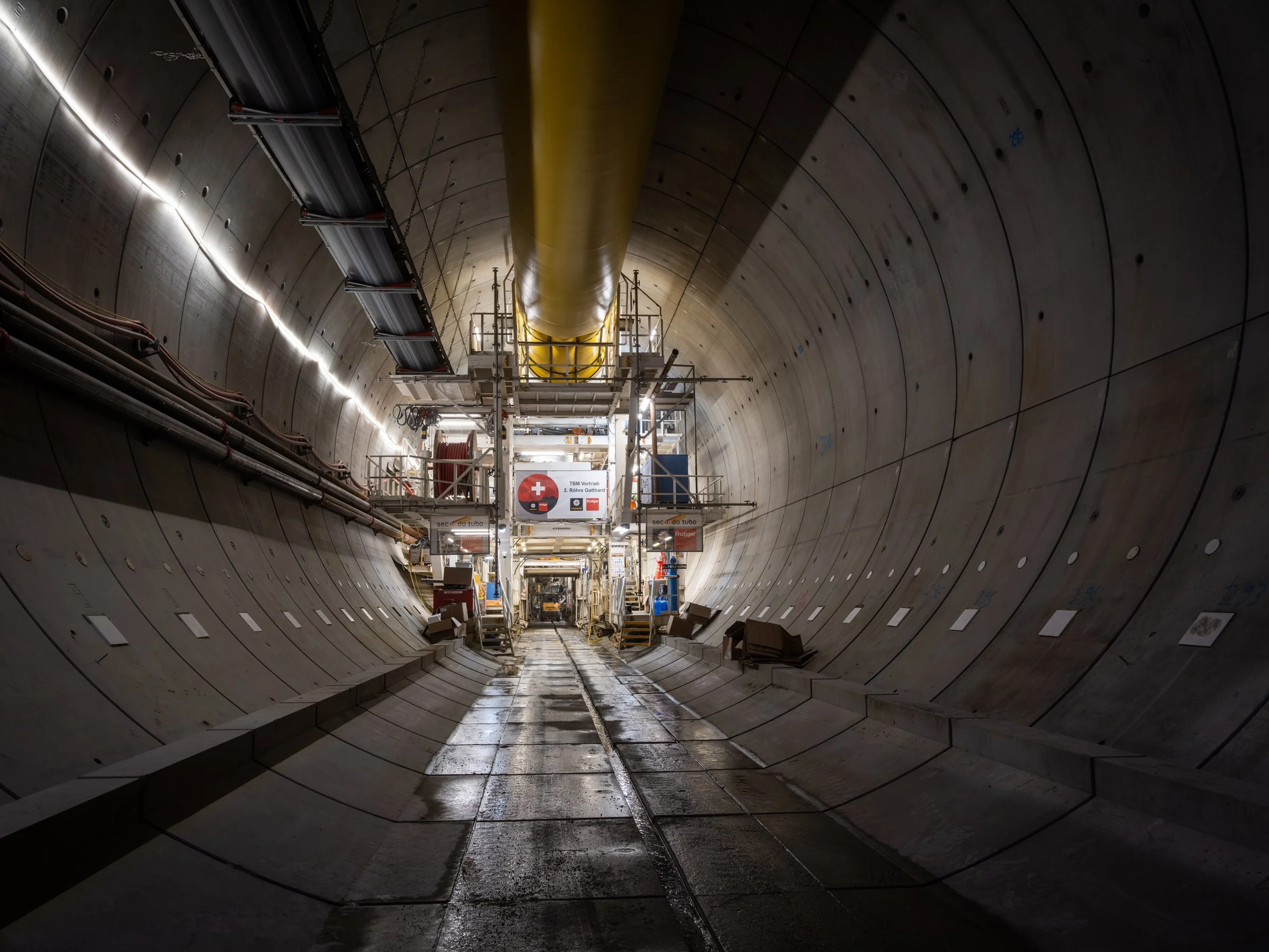 23_Zweite_Roehre_Gotthard_DSF5288.jpg