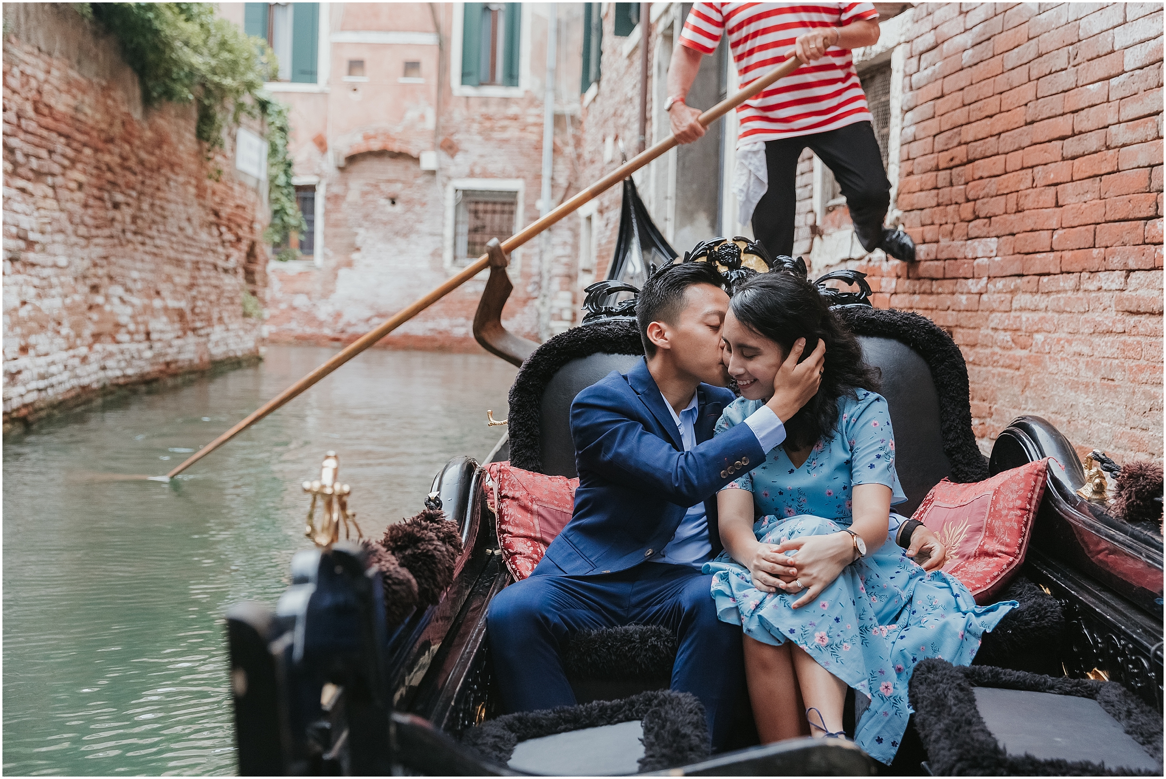 FotografoVenezia-HoneymoonInVenice-VenicePhotographer-PhotographerInVenice-ElopementInVenice-PhotographerelopementInVenice-26.jpg