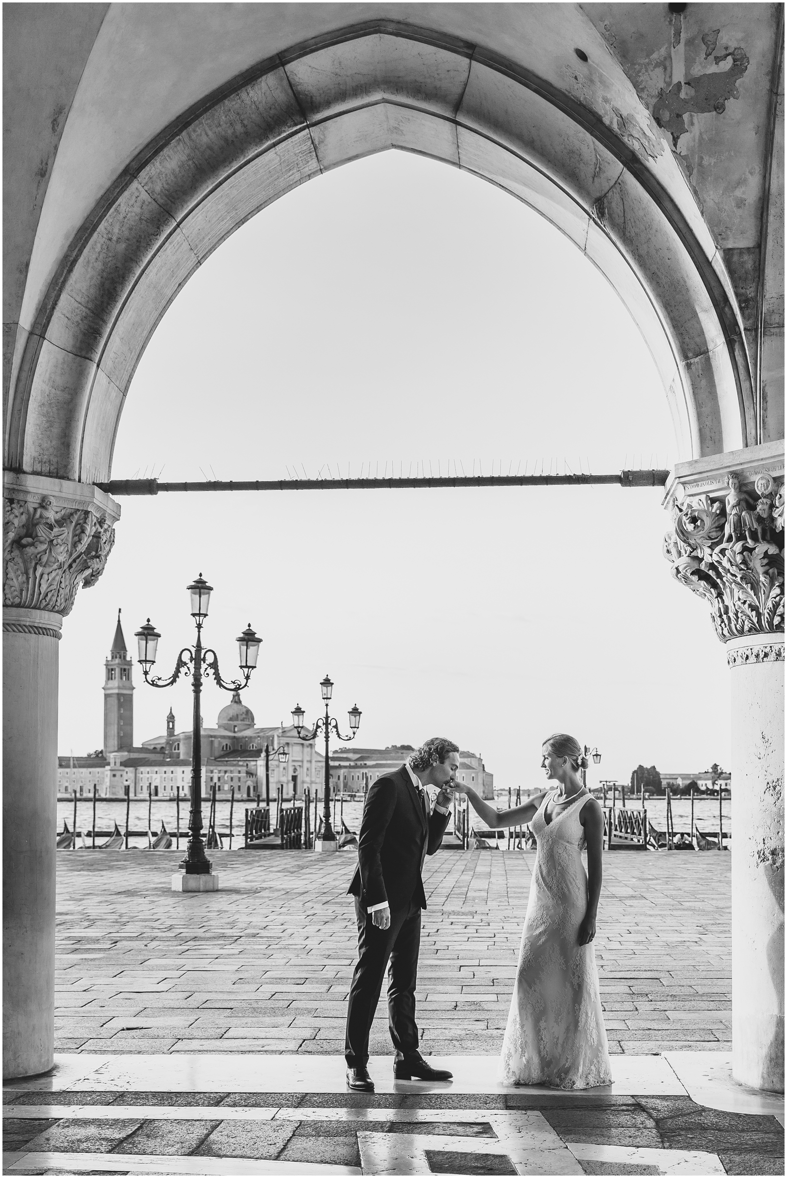 FotografoVenezia-MatrimonioVenezia-FotografoMatrimonioVenezia-WeddingVenicePhotographer-VenicePhotographer-PhotographerInVenice-Venicephotoshooting_32.jpg