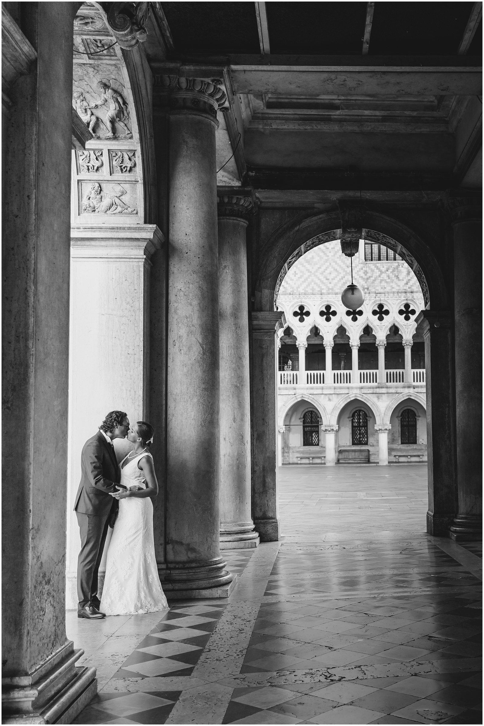 FotografoVenezia-MatrimonioVenezia-FotografoMatrimonioVenezia-WeddingVenicePhotographer-VenicePhotographer-PhotographerInVenice-Venicephotoshooting_35.jpg