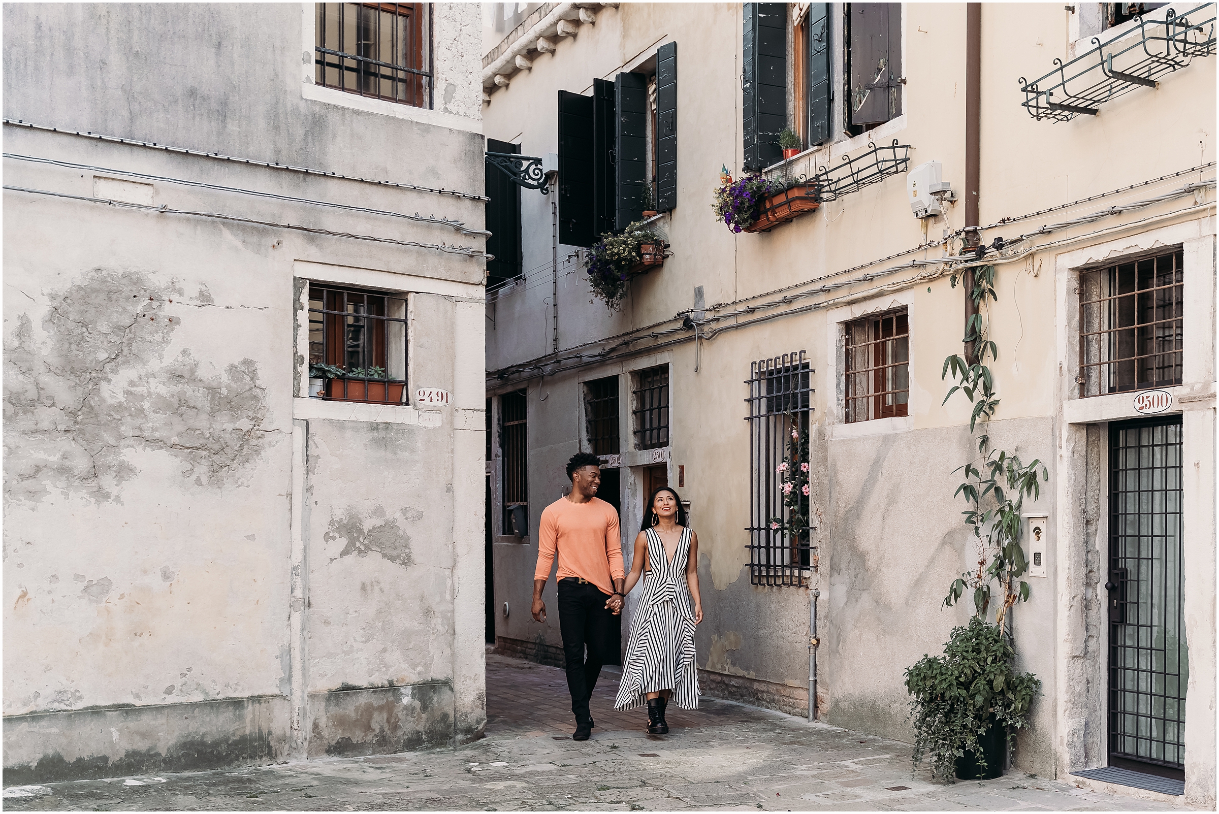 couple-shooting-venice-elopement-in-Venice-Venice-photographer_01.jpg