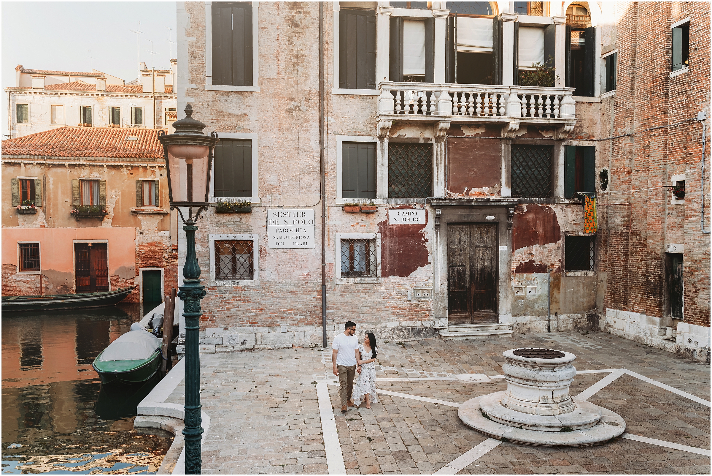 photographer-in-venice-elopement-shooting-Venice-couple_09.jpg