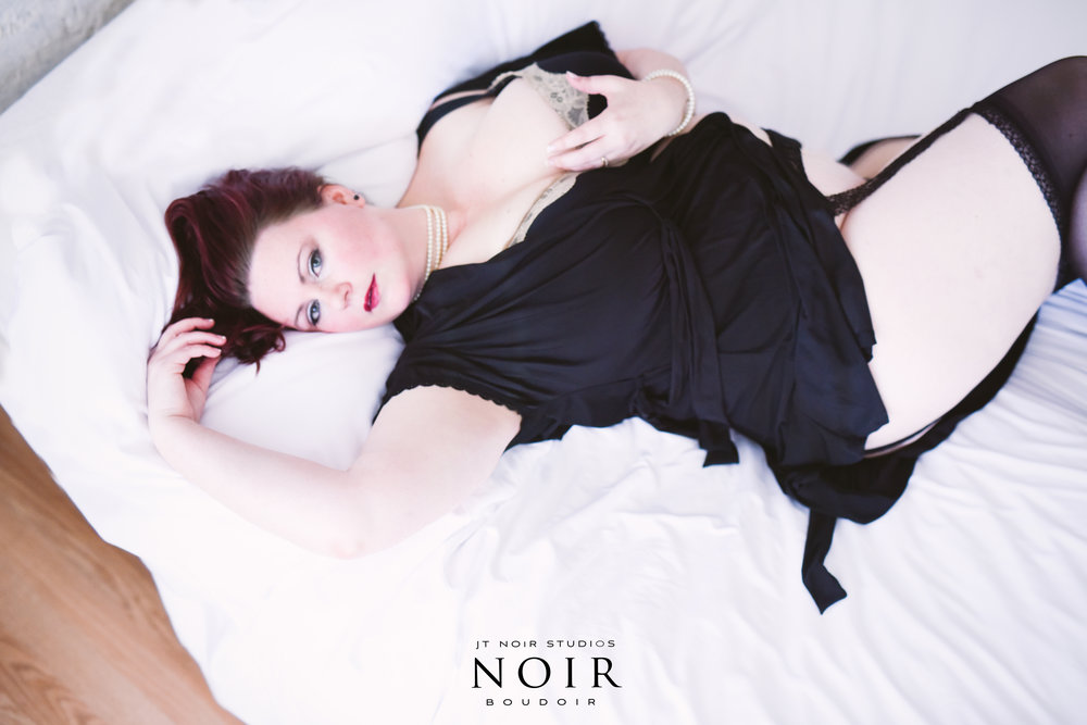 JTNoirStudios_Boudoir_Curvy_JammiB_2017_JT.jpg