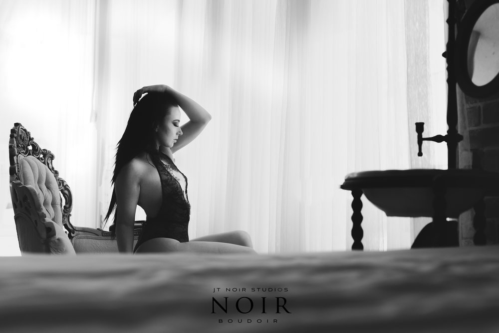 JTNoirStudios_Boudoir_KayleeGiza_BlackandWhite-1.jpg