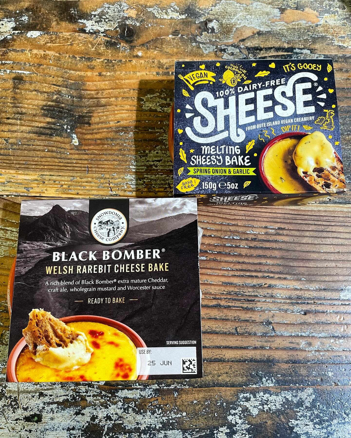 🫕 Cheese night anyone? We have two scrummy cheese bakes to choose from, the Black Bomber Welsh rarebit and Sheese with spring onion &amp; garlic which is also vegan 🌱 
#cheesenight 
.
.
.
.
.
.
.
.
.
.
.
.
.
.
.
.
#cheese #vegan #vegancheese #bakes