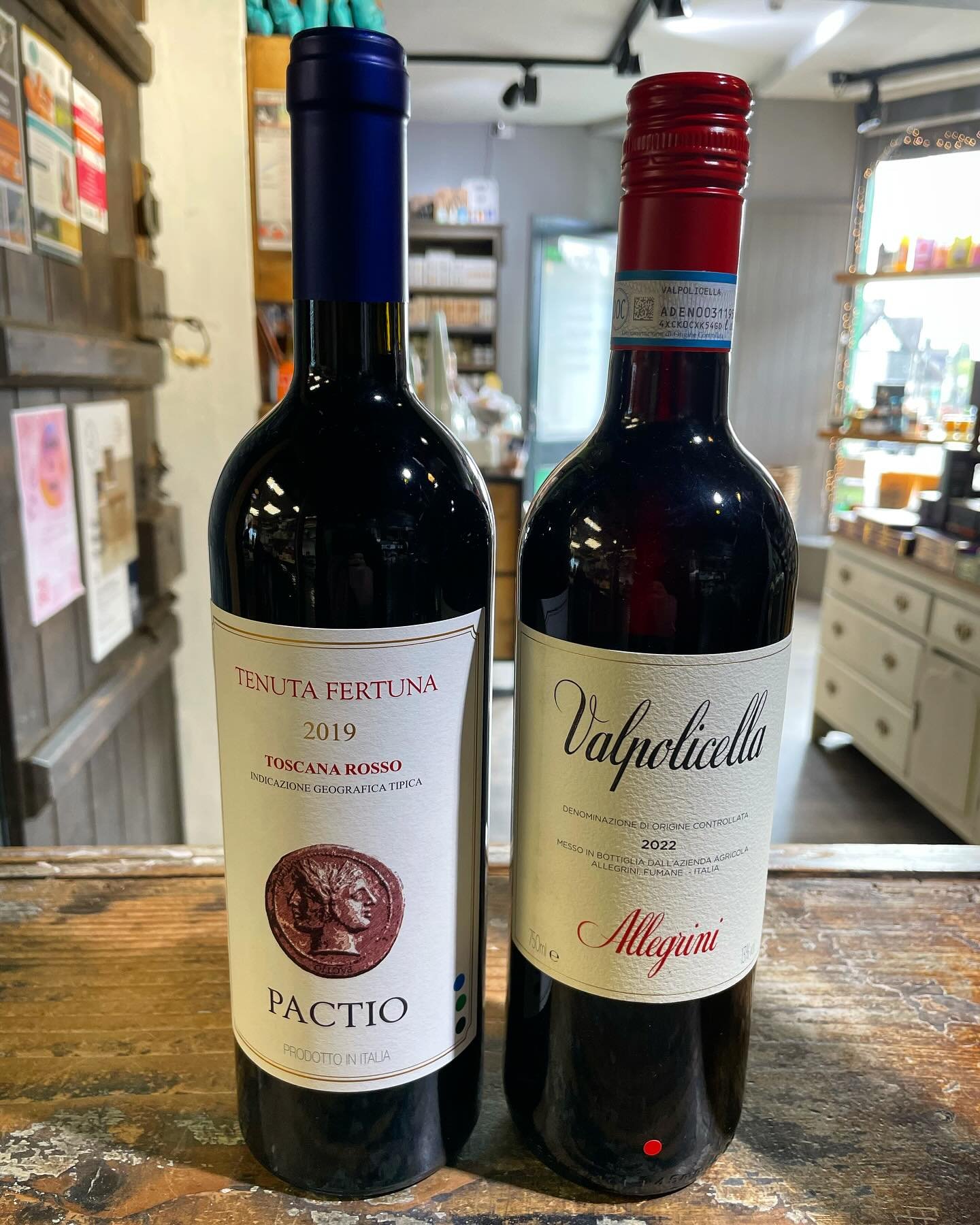 🇮🇹🍷Celebrate the bank holiday weekend with some Italian Red wine 🇮🇹 🍷
🍷 For our Italain wines we have Allegrini Valpolicella from the Valpolicella region, made from two indigenous grape varieties: Corvina &amp; Rondinella, it is a light red wi