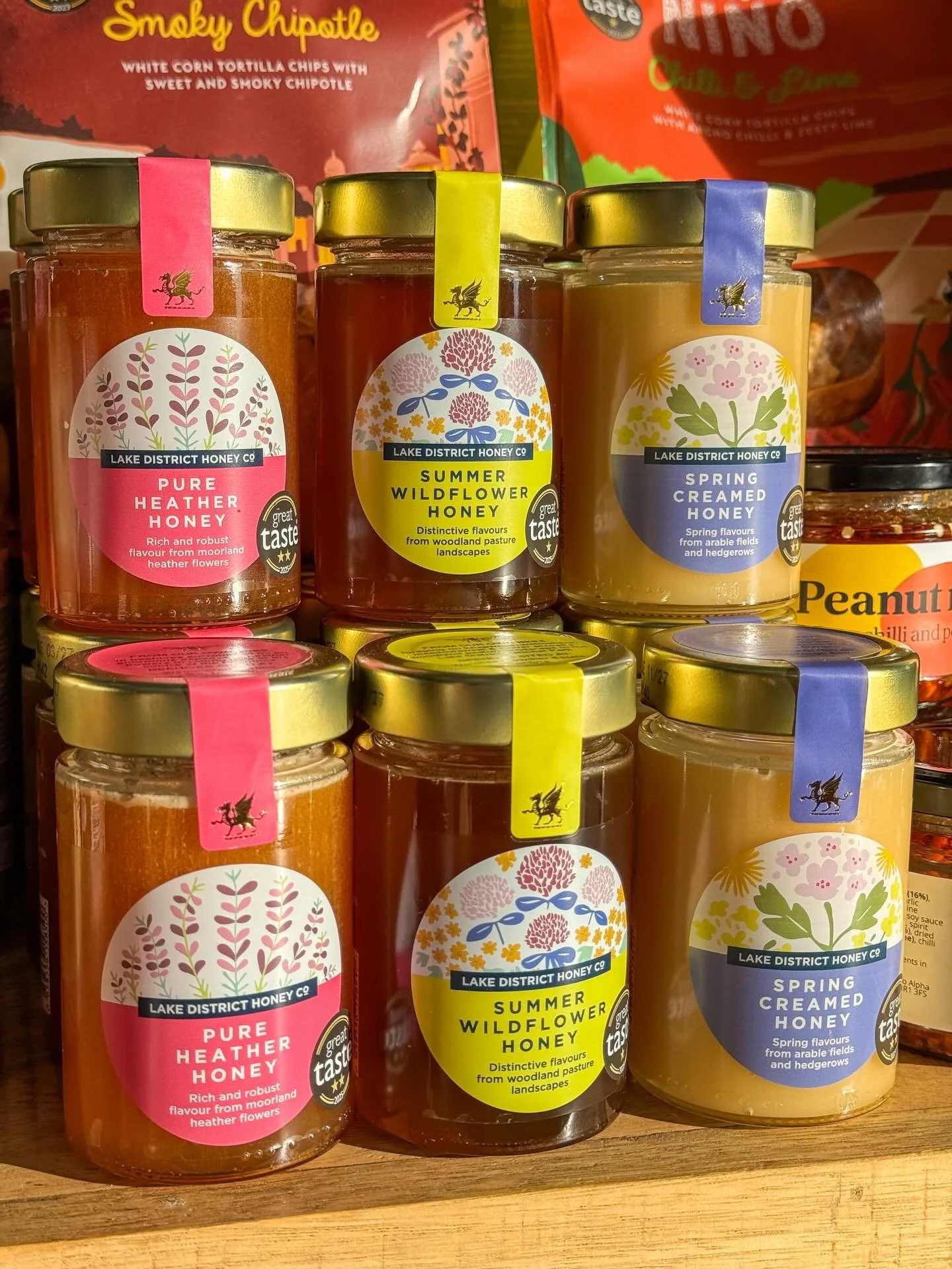 Lake District honey is back 🙌🏻🐝🍯

Perfect local honey made at Lowther Castle 🤩 

Spring creamed honey 🪻- Spring flavours from arable fields &amp; hedgerows 🌸

Summer Wildflower honey 🌼 - Distinctive flavours from woodland pasture landscapes ?