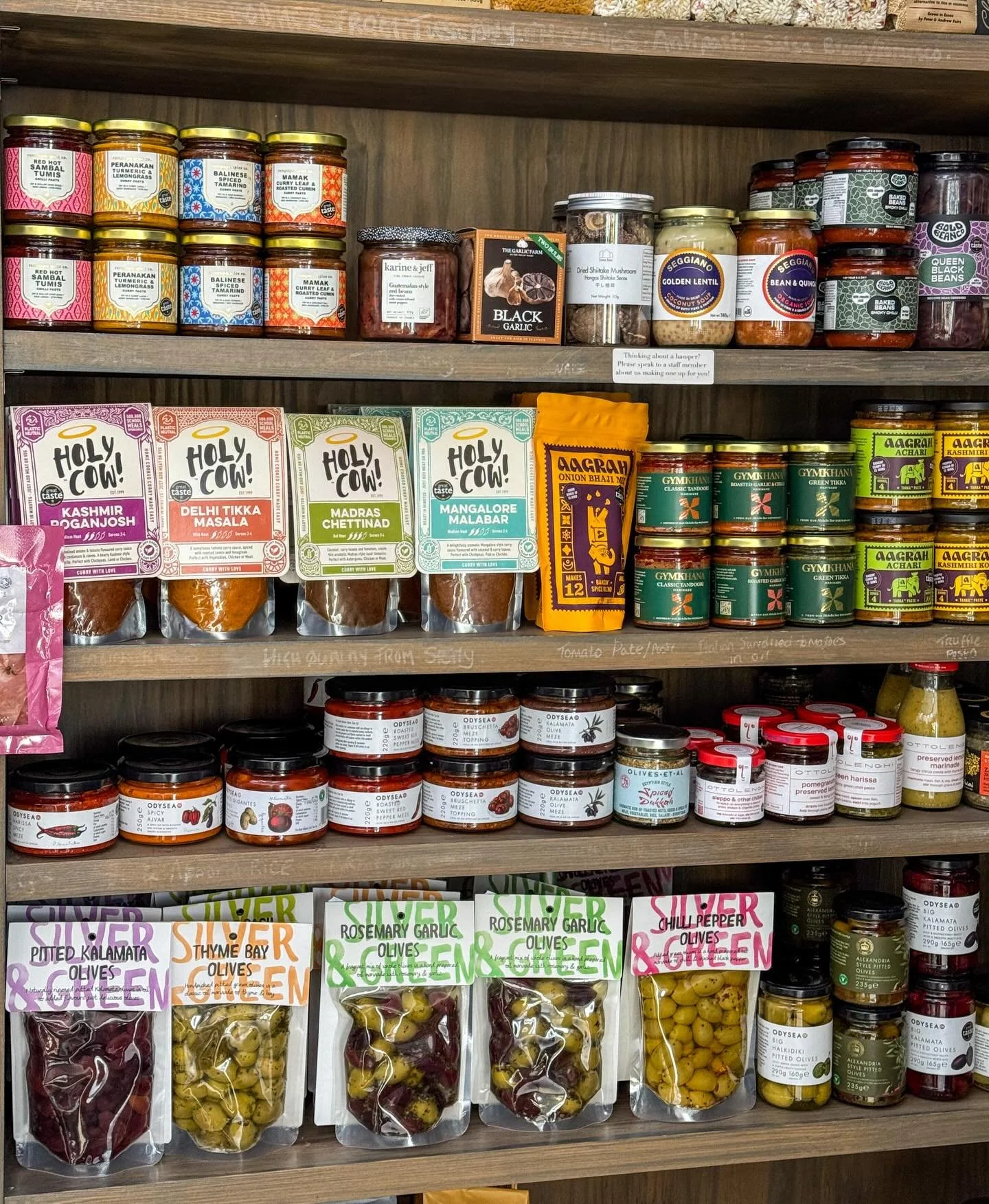 Saturday night curry night? Our shelves are full with yummy ingredients ready for a flavoursome curry 😋🍛🙌🏻

#ambleside#lakedistrictnationalpark#lakedistrict#currynight#deli