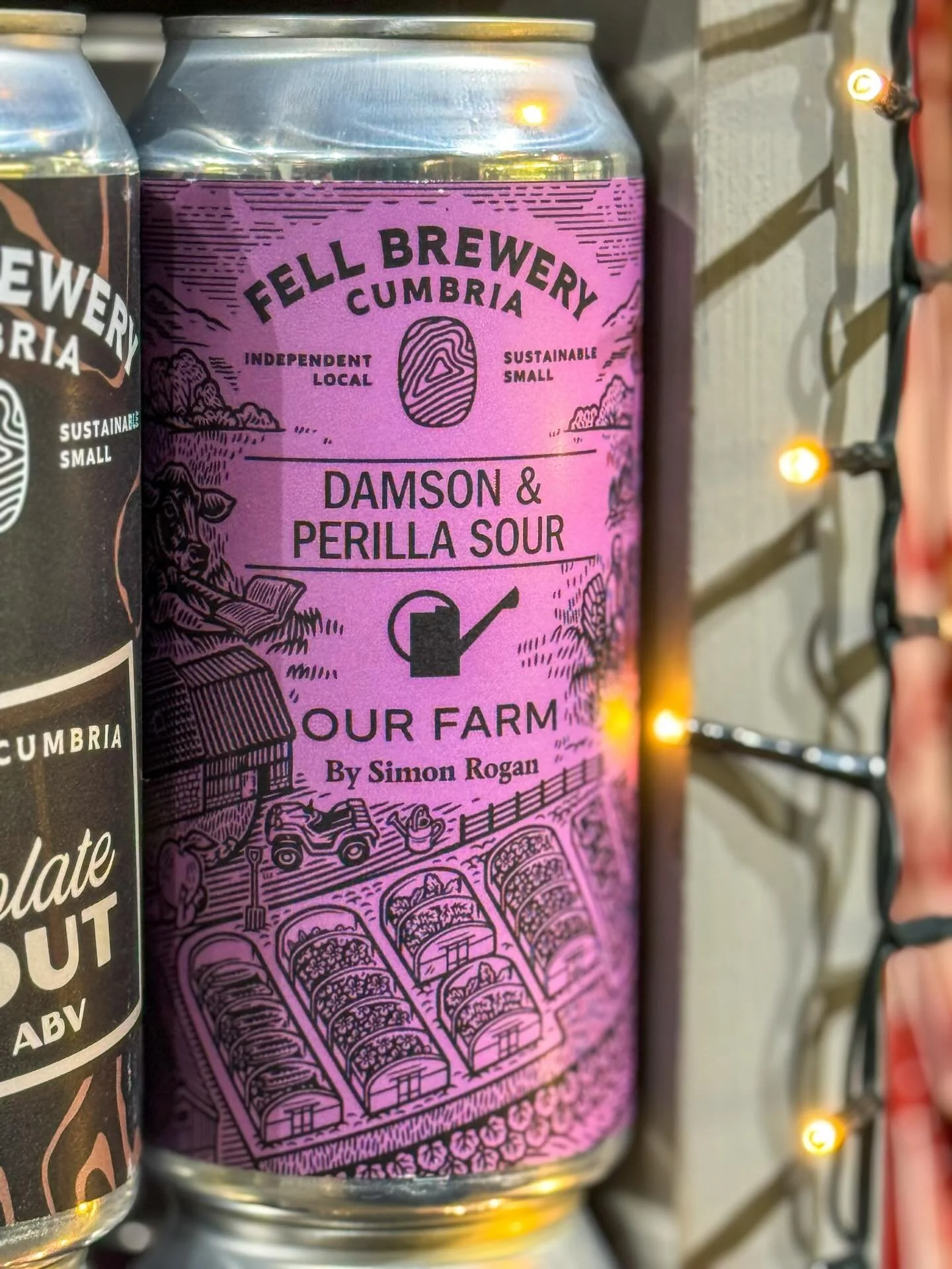 Limited addition 🍺✨
Fell Brewery/Simon Rogan 
Juicy, tart, inherently Cumbrian damsons &amp; perilla create subtle notes of anise, liquorice and cinnamon over a soft sour base 😋
Yumm! 🍺👌🏻

#lakedistrict#cumbria#damsons#localbeer#deli