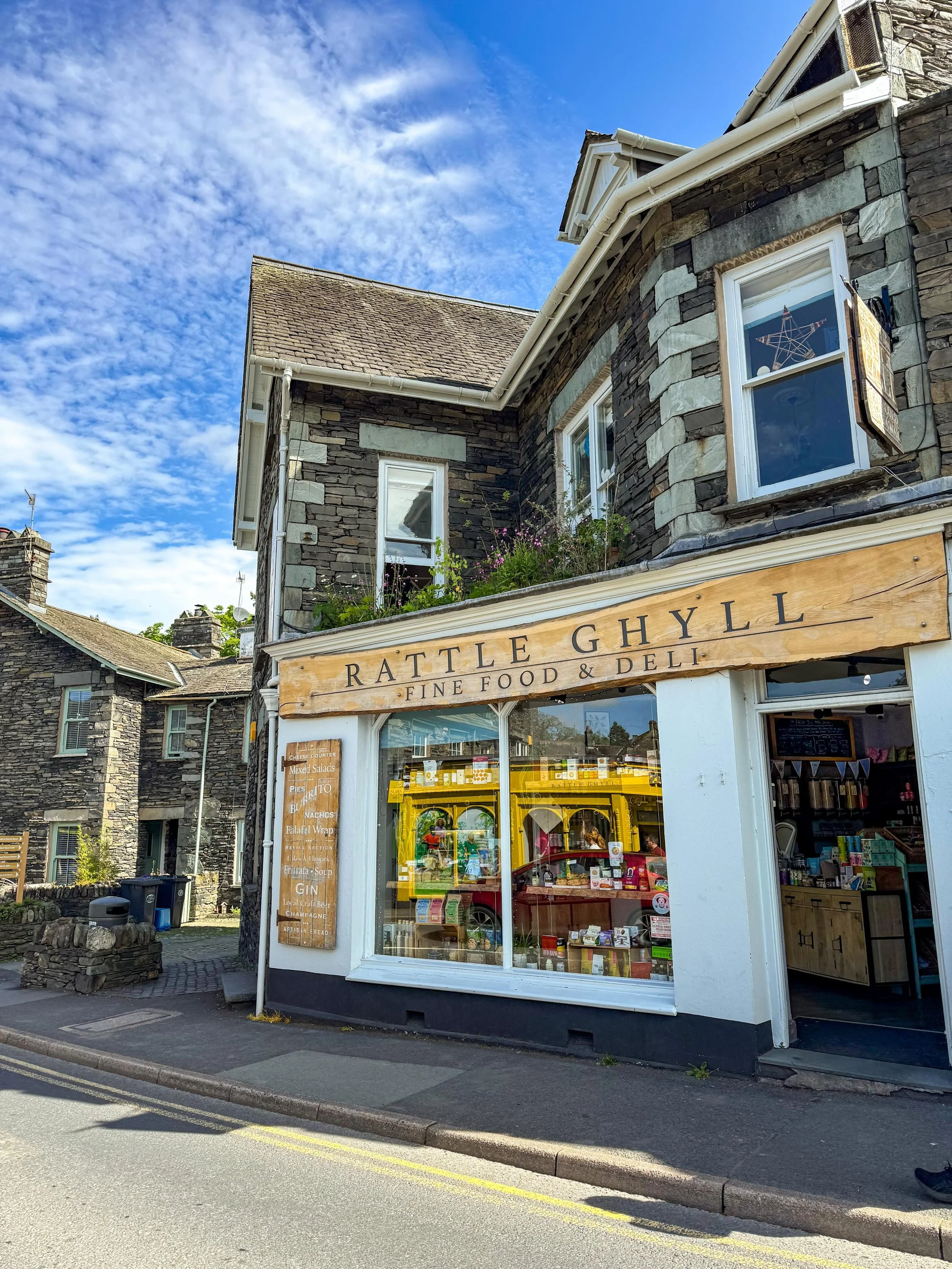 The sunshine has arrived in Ambleside 🌞

Happy bank holiday weekend! Hope you all soak up all that sunshine 🌞✨

#bankholiday#ambleside#lakedistrict#lakedistrictnationalpark
