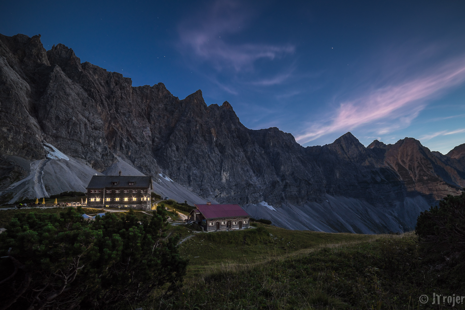 The Falkenhütte just after sunset.