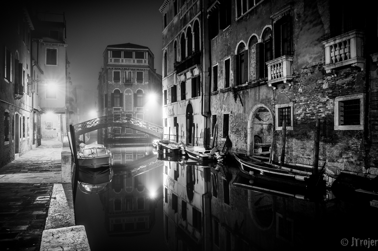 Getting up at 5:00 in the morning gets you to roam around Venice and have the streets all for yourself.