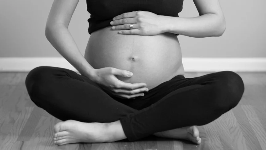 Maternity Portraits in Black &amp; White | Rochester NY Family Photography