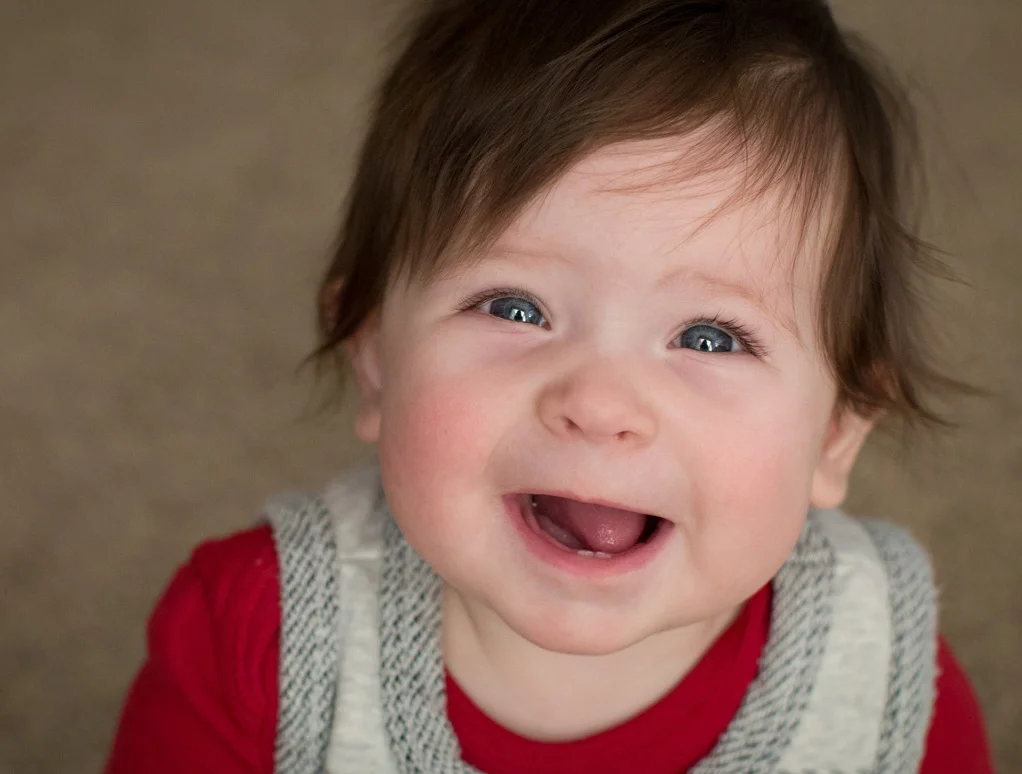 6 Month Session at Home: Family Pictures in Webster