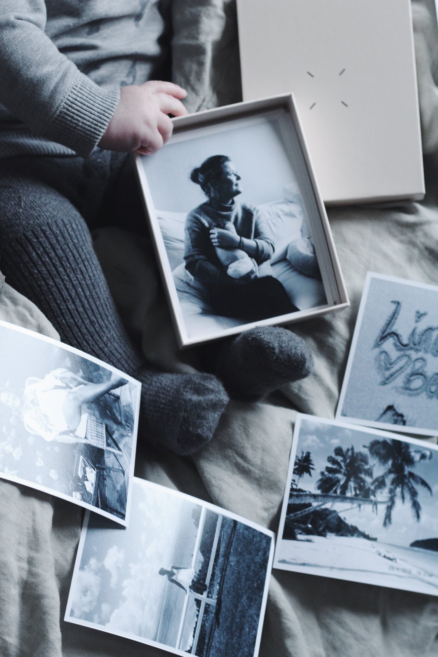 #FramingLife by @ rebolo : "I love Lina, she's the most beautiful friend you can imagine. Although we have lived in different cities for a few years and don't talk as often, we always know where we have each other. We have traveled and discovered parts of the world together and share so many wonderful memories. But my best memory with her was when she met my daughter for the first time. To see someone be so touched and happy for one's sake is really what true friendship and LOVE is all about. I want to give her a Memory Box filled with moments so that she can be reminded of all our wonderful memories.