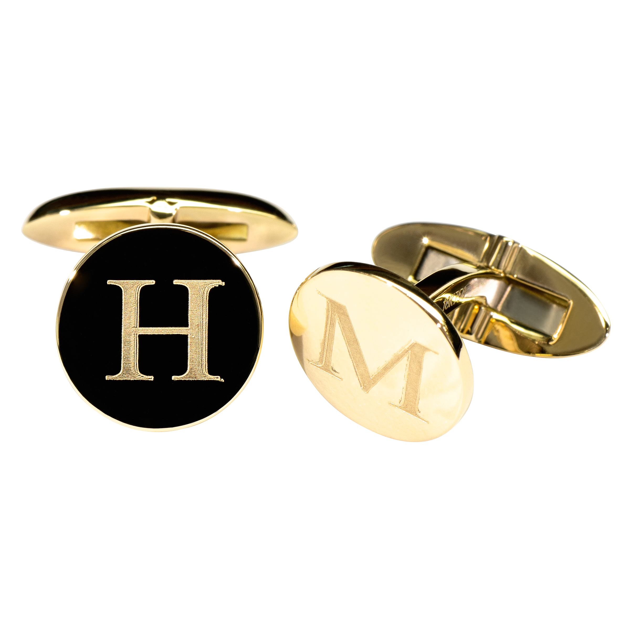 CUFFLINKS 9.500 NOK 18 kt gold. Can be engraved with a letter or a name