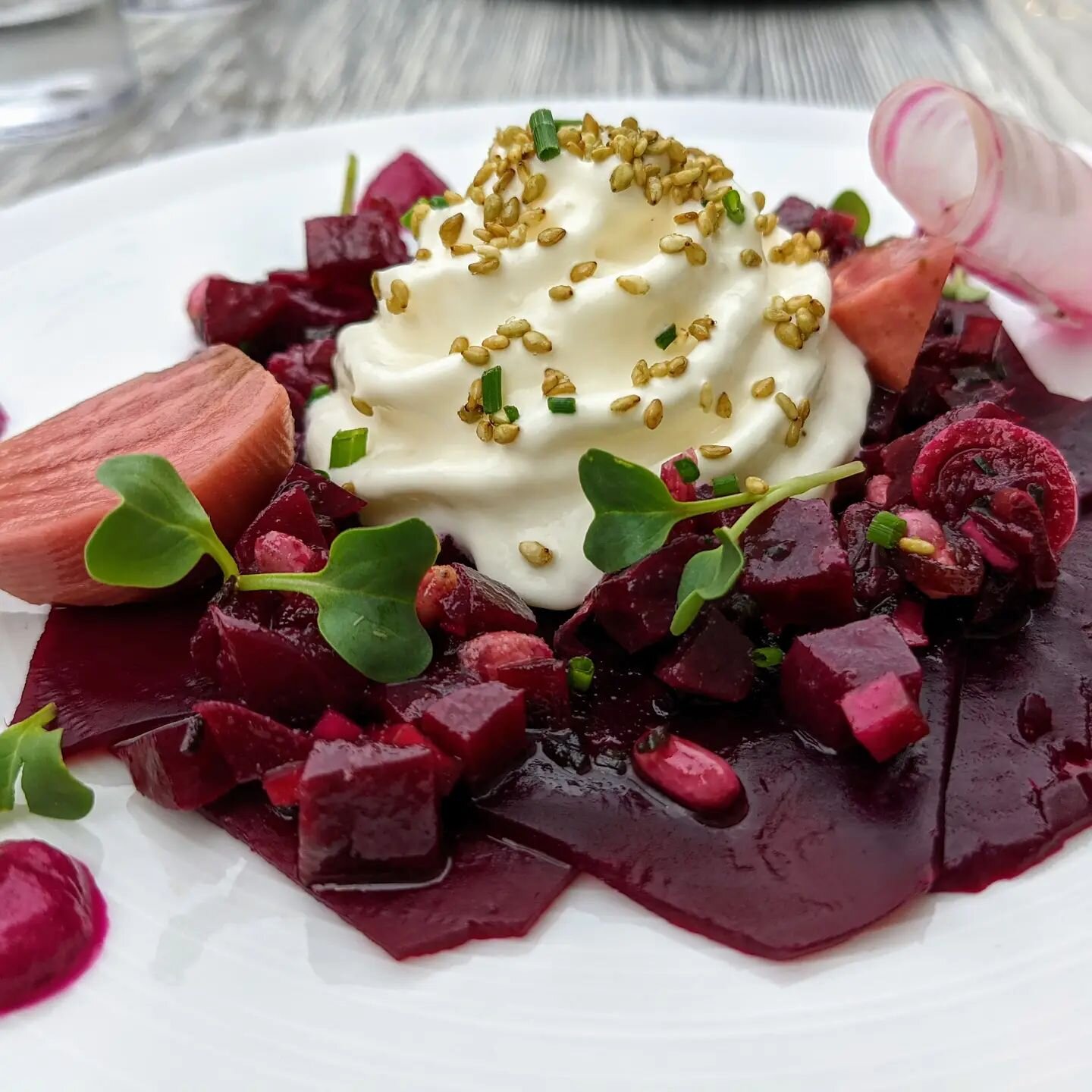 Goat cheese cream and beet carpaccio salad at Le Terminus in Ruoms, Ard&egrave;che Valley. Divine!
#chevre 
#goatcheese
#cookingwithaftenchtwist
#provence 
#bettrave 
#salade
#ardeche 
#ard&egrave;che 
#france 
#france🇫🇷 
#ardechesecrete
