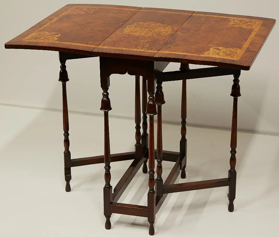 EXPO CHICAGO/2014 Highlight: A 19th Century Gateleg Table