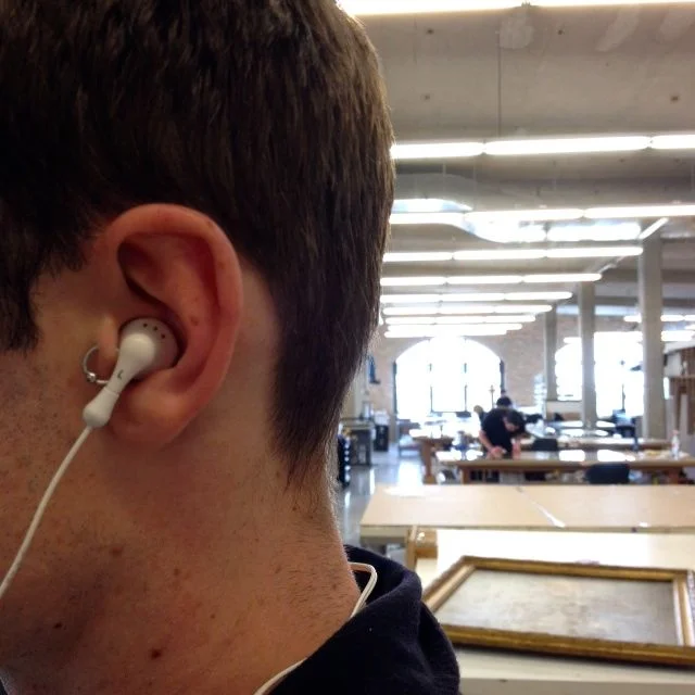 Earbud 1.jpg