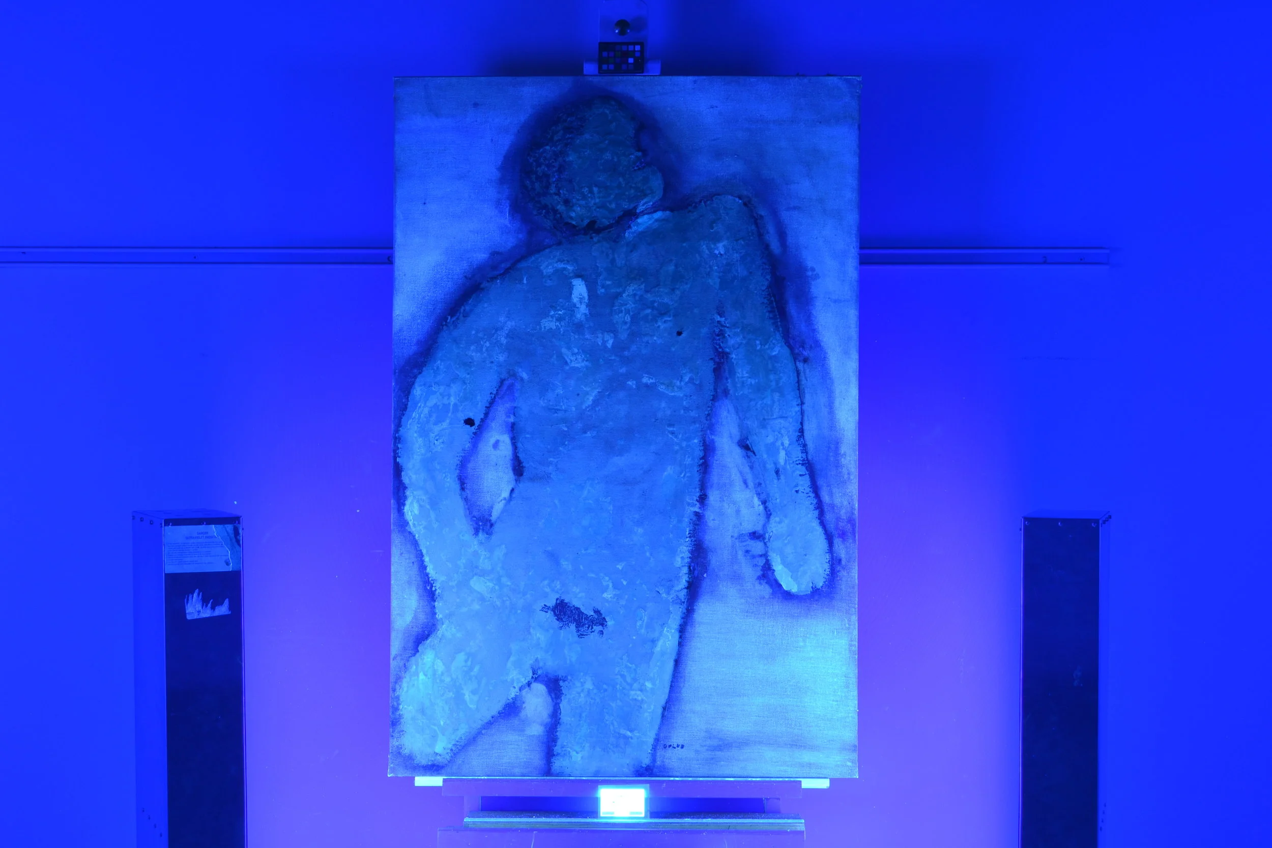 Black light testing revealed areas of paint loss more easily. 