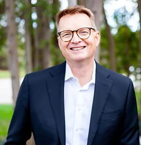 Carey Nieuwhof on Why Leaders Need a Compelling Vision + 13 Organizations for a Year End Gift