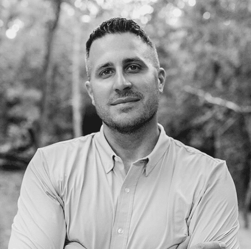 How to Lead Gen Z and 20 Somethings and attract Young Talent with Jonathan Pokluda + 5 Things from the Internet
