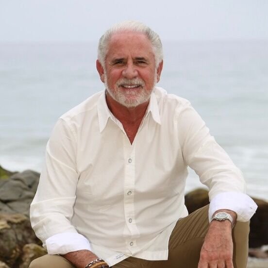 Legacy Redefined with Richard Watts, Author, Attorney and Advisor to Uber Wealthy Families + 25 Newsletters to Subscribe to