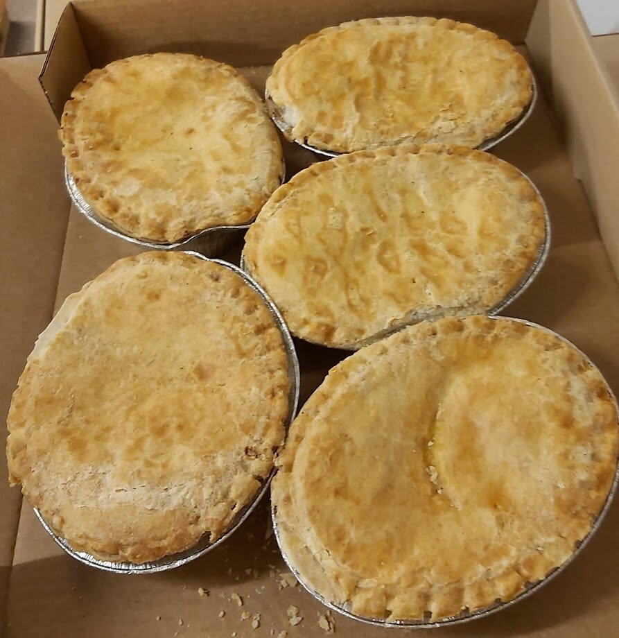 Large Steak n Kidney Pies.jpg