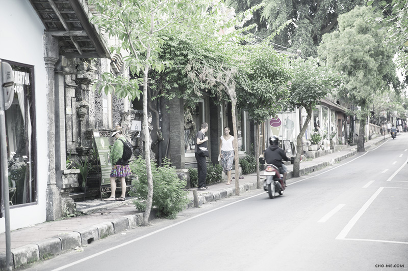 SHOPPING STREET